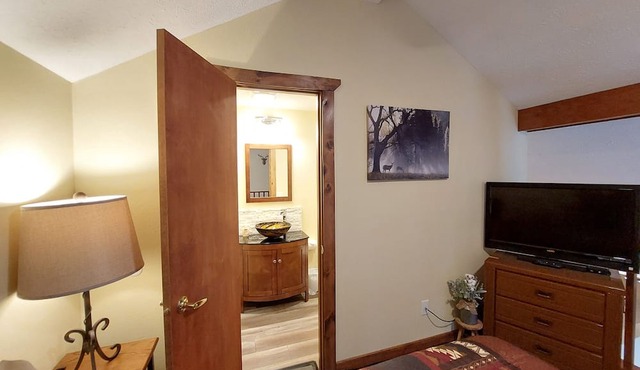 Deer Mountain Branson Suite Overlooking Pointe Royale Golf Course in Branson! in Branson