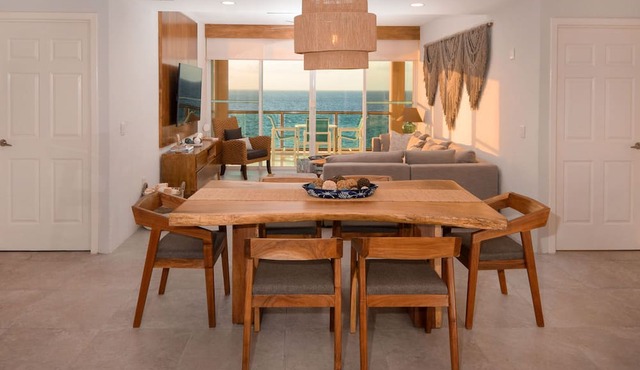 Tropical Paradise w/Ocean Views at El Cantil 7BS in San Miguel de Cozumel