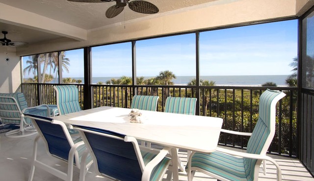 Beautiful Updated Gulf Front Sanibel Condo - Sanddollar C203 in Sanibel
