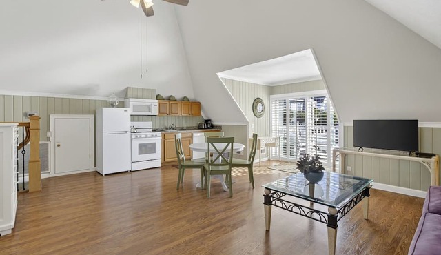Holzworth House + Gulf Views, Large Decks & Bikes in Santa Rosa Beach
