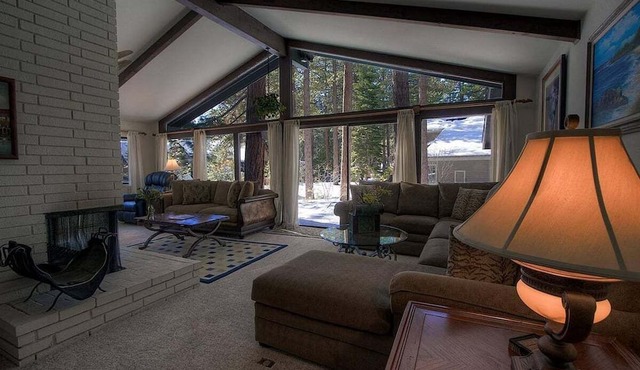 Hot Tub | Deck | BBQ | High-Speed WiFi in Incline Village