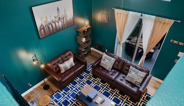 Stylish DT Loft for Professionals Friends & Family in San Diego