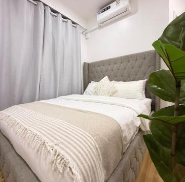 Lazzlla luxurious 1BR Apartment city view