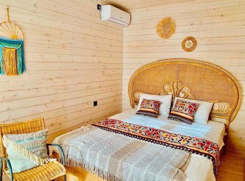 Bohemia, 50m to Beach, 2 Bedrooms, Sleeps 6-8