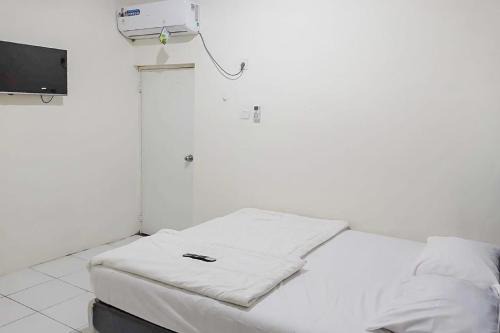 Agnes Residence near Blok M Mitra RedDoorz in Jakarta